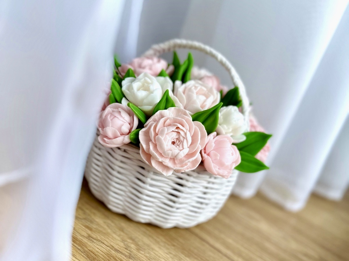 Червоні троянди мило